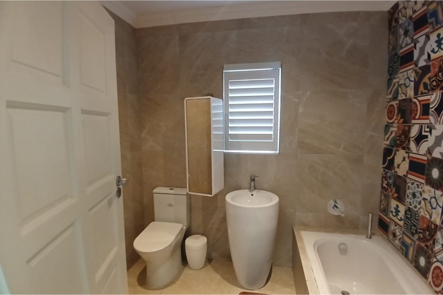 4 Bedroom Property for Sale in Noordhaven Western Cape